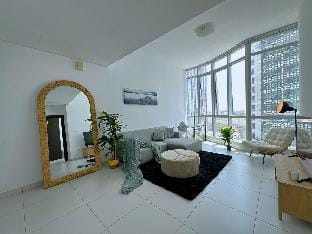 Amazing Roof Top Pool in Nice 1 BHK Flat in Marina Apartment in Dubai