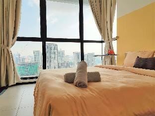 Sunlit Minimalist Suite @Urban Suites by SuperStay Vacation rental in George Town