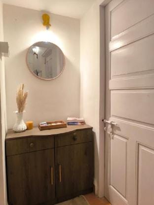 Beachside Apartment Cozy By The Sea Candolim Goa Apartment in Candolim