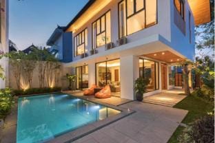 Geranium 5 BR Private Pool Villa DH05 Villa in North Kuta