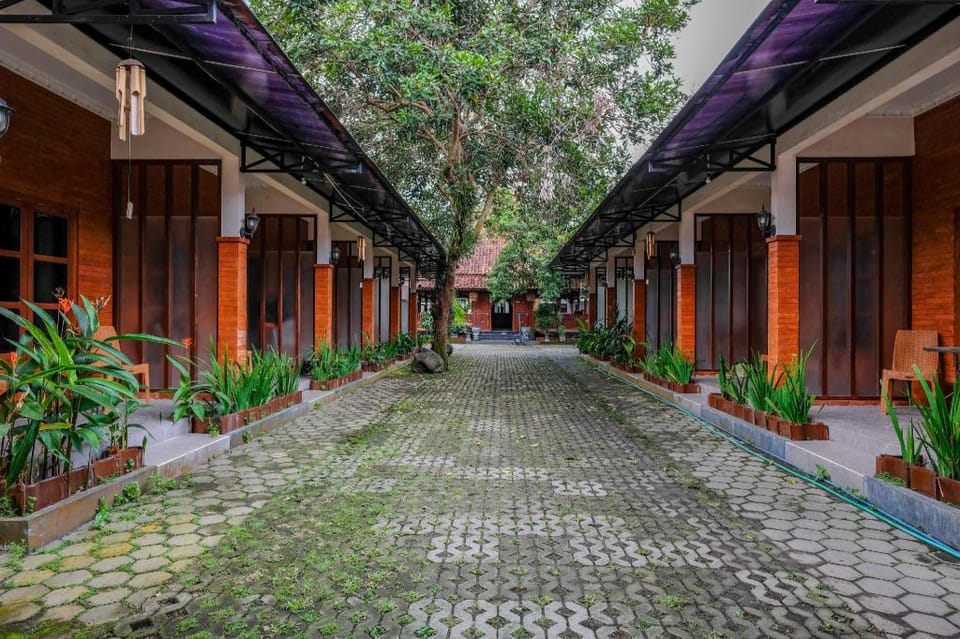 RedDoorz Syariah @ Omah Tentrem Gejayan Hotel in Special Region of Yogyakarta