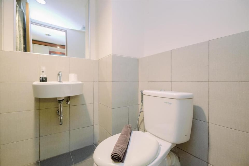 Comfortable and Good Studio Bogor Icon Apartment By Travelio Apartment in West Java