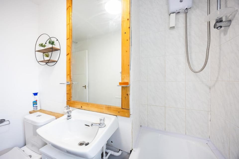 The King's Cross Stylish Suite Apartment in London Borough of Islington