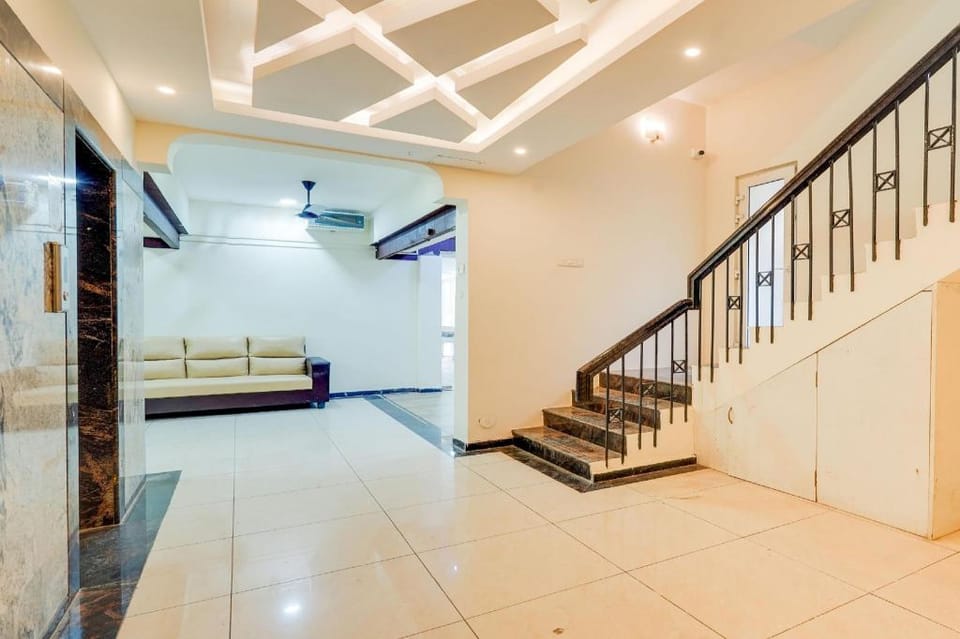 Hotel O Elite Inn near Loyola College Hotel in Chennai