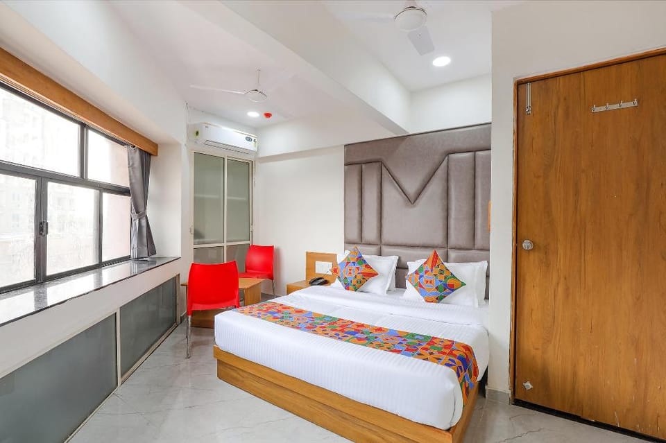 FabHotel Crystal I - Gandhinagar Hotel in Gandhinagar