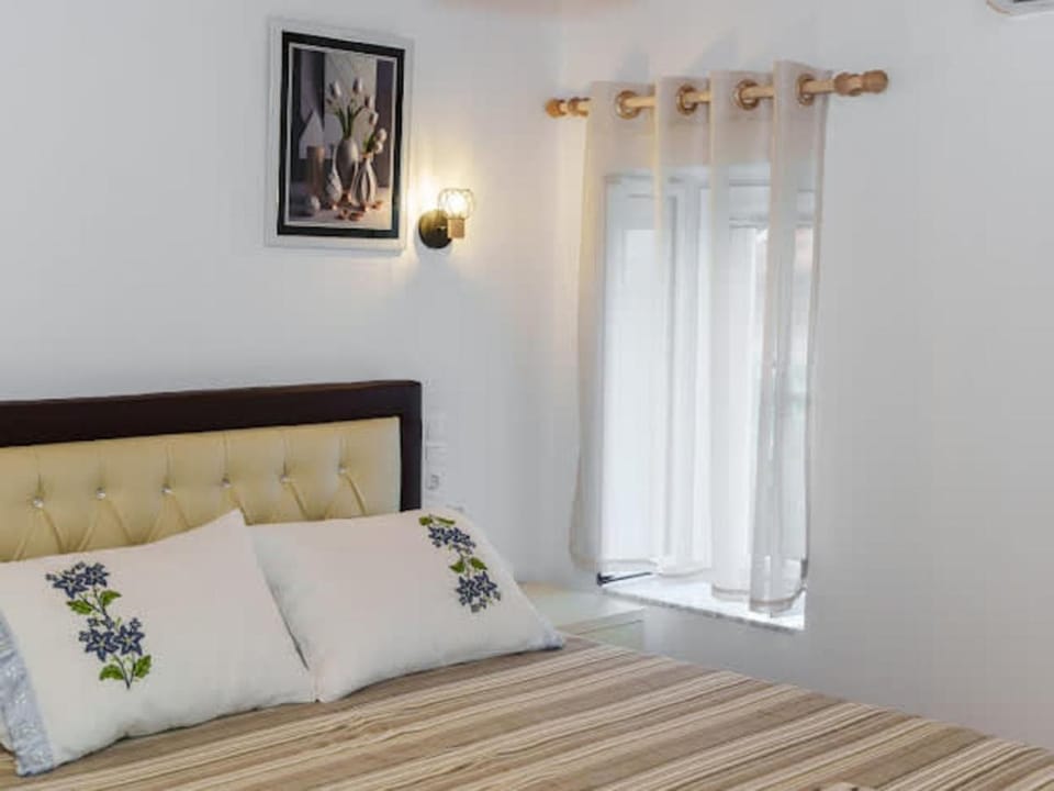 Filippos Traditional Villa - Pool & Garden Retreat Apartment in Vlorë County, Albania