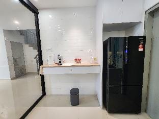 Nr. Permas- Muji/Staycation (4BR4B)12 pax #Cowidea Vacation rental in Johor