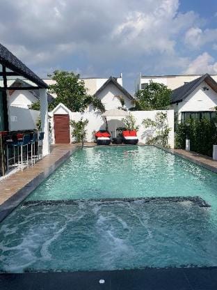 The garden สระว่ายน้ำส่วนตัว พัก4ท่าน Vacation rental in Laos