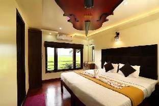 Northstar 2 Bedroom A/c Houseboat With All Meals Vacation rental in Alappuzha