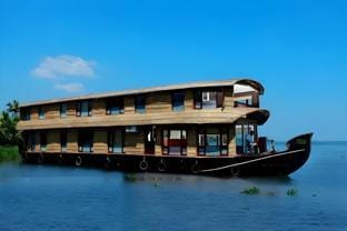 Northstar 2 Bedroom A/c Houseboat With All Meals Vacation rental in Alappuzha