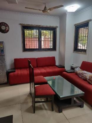 Cozy 2 BHK Apartment in Saket Near Max Hospital Vacation rental in New Delhi