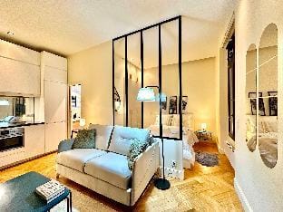 Eiffel Tower Champs de Mars Apartment in Paris