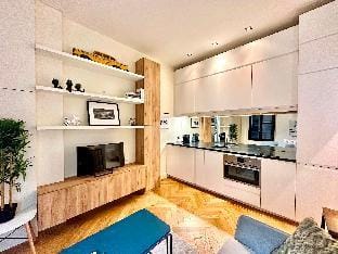 Eiffel Tower Champs de Mars Apartment in Paris
