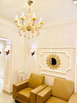 Ballygunge 1000sqft flat main rd Apartment in Kolkata