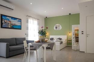 Sunrise Luxury Apartment One Vacation rental in Fontane Bianche