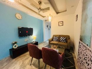 ZzzBlueberry ®| Airport | Dwarka | 2bhk Apartment in New Delhi