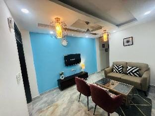 ZzzBlueberry ®| Airport | Dwarka | 2bhk Apartment in New Delhi