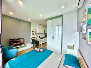 Studio đẹp với bể bơi, gym, hồ chạy bộ riêng Apartment in Laos