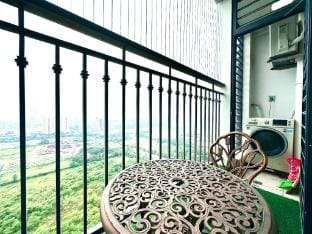 Studio đẹp với bể bơi, gym, hồ chạy bộ riêng Apartment in Laos