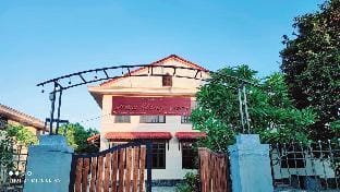 Homestay Hoa Vàng - Kim Long, Huế Apartment in Laos