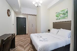 Tranquil stay I Dubai Canal view I Steam and sauna Apartment in Dubai