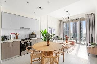 Silkhaus Chic 1 BDR In a New Tower In Downtown Apartment in Dubai