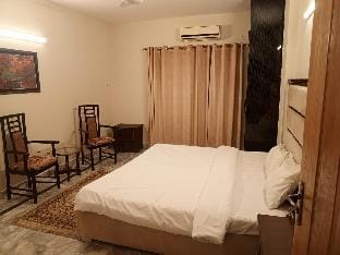 3 BED ROOM LUXURY APARTMENT  2 Apartment in Lahore
