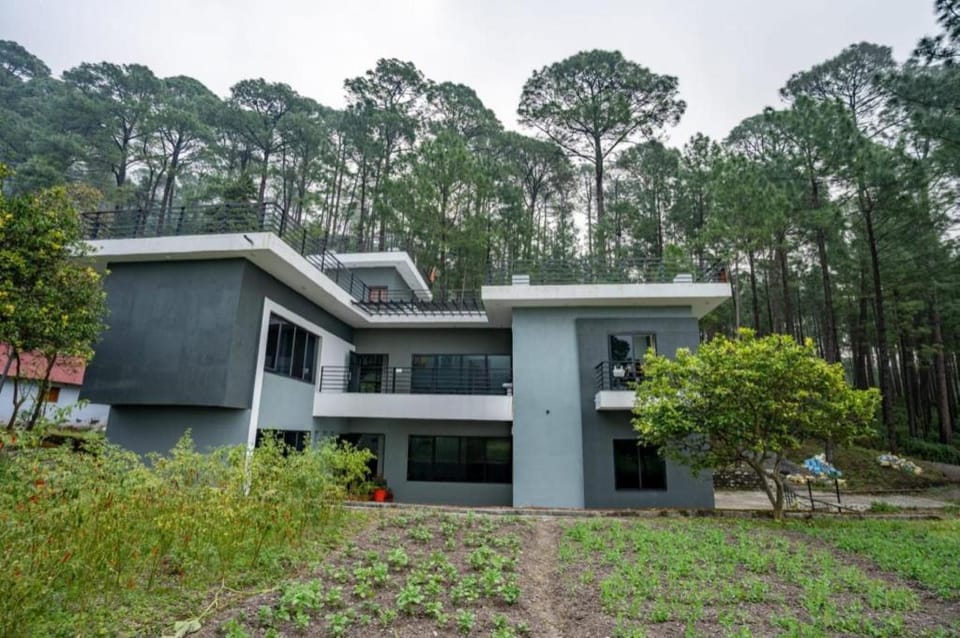 Goroomgo Kanwal Hotel and Resort Near Khurpa Tal Nainital Hotel in Uttarakhand