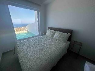 Exclusive pool with sea view H4 Villa in Imerovigli