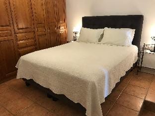 Traditional villa, Jacuzzi, Veranda with Sea view Villa in Santorini