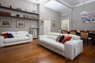 Unique Experience in Milan: Book Now Apartment in Milan