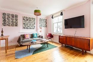 Chic Gunter Grove Flat - London Retreat Apartment in London