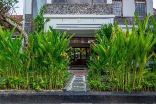 Atres Griya Villa Private 5 Bedroom Villa in Kuta