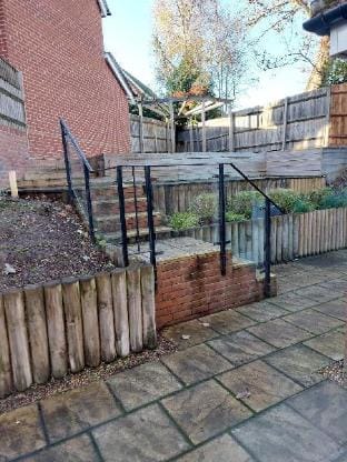 Spacious 4 Bed house with parking and garden at Reading Vacation rental in Reading