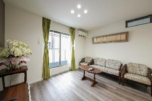 IWA House ① Convenient Transportation New House Near Namba, Shinsaibashi, Nipponbashi, Free Parking Vacation rental in Osaka