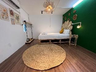 Room 25, Temporary Accommodation, Hoan Kiem, Shared Room, 2nd Floor Vacation rental in Hanoi
