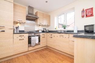 Quiet and Lovely 3-bed house parking and garden Vacation rental in Wolverhampton