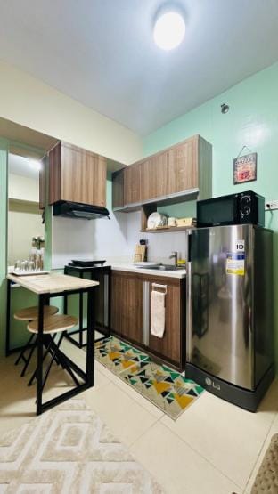 Cebu IT Park Cozy Neutral Condo Apartment in Lapu-Lapu City