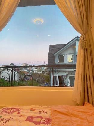 Nguyên Căn 12 người ( 2 Đơn + 2 Đôi) + 5 WC Vacation rental in Dalat