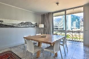 Harbour Bridge 417 by CTHA Apartment in Cape Town