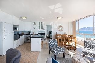 Ocean View A1101 by CTHA Apartment in Cape Town