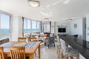 Ocean View A1101 by CTHA Apartment in Cape Town