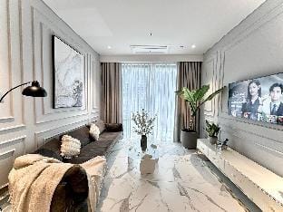 Chic, Unbeatable LOCATION, Great Value!!! Apartment in Ho Chi Minh City