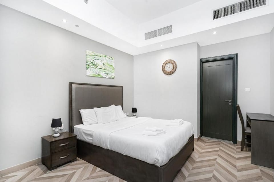 Family friendly I Canal view I Steam & Sauna Apartment in Dubai