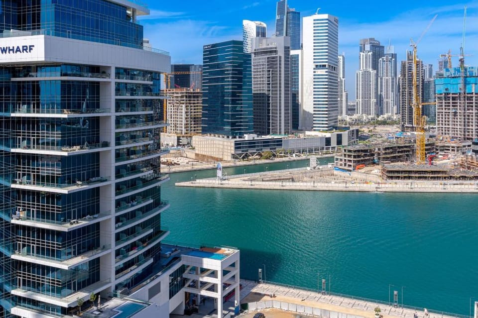 Family friendly I Canal view I Steam & Sauna Apartment in Dubai