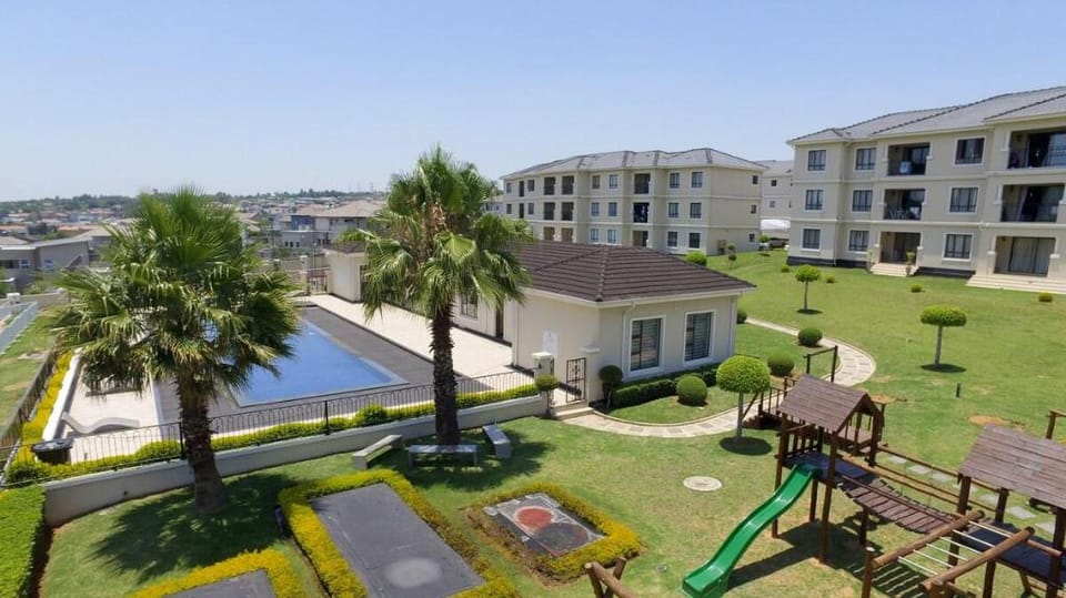 Bali Dream-Luxury Apartment- Power Backup Apartment in Randburg