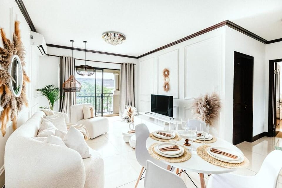 Bali Dream-Luxury Apartment- Power Backup Apartment in Randburg