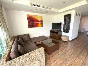 Sea view 2br Kata apartment near Santosa SPA D5 Apartment in Rawai
