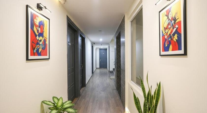 Super Hotel O Near Uttam Nagar East Metro Hotel in Delhi