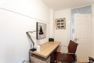Quaint Fulham Retreat: Cozy 1-Bedroom Pied-à-Terre Apartment in City of Westminster